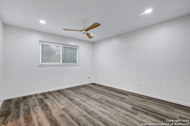 Image 11 of 27 For 8751 Timberwick