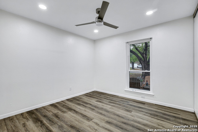 Image 15 of 27 For 8751 Timberwick