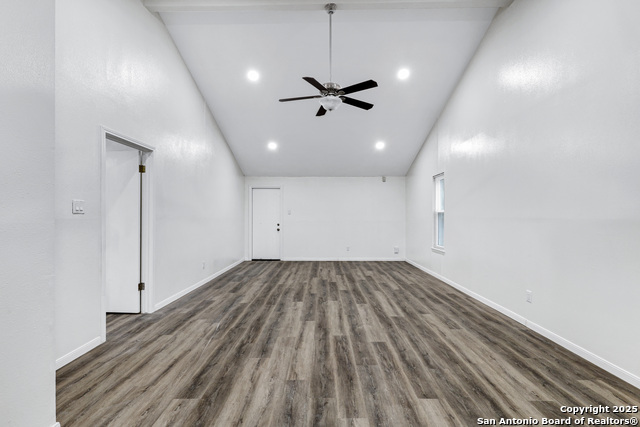 Image 19 of 27 For 8751 Timberwick