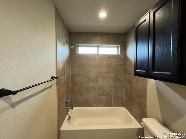 Image 19 of 30 For 6538 Marcel Way  103