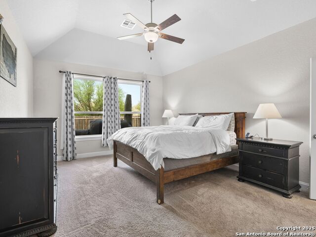 Listing photo id 16 for 997 Carriage Loop
