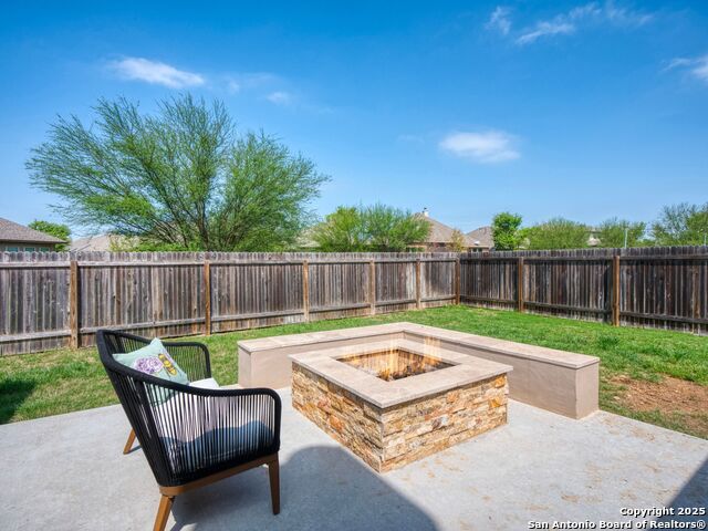 Listing photo id 27 for 997 Carriage Loop