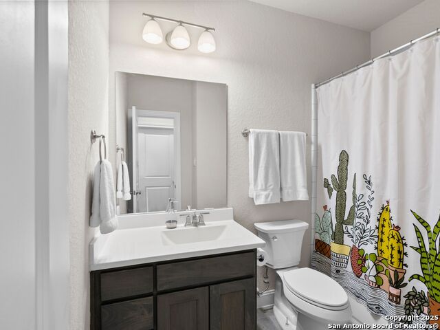 Listing photo id 3 for 997 Carriage Loop