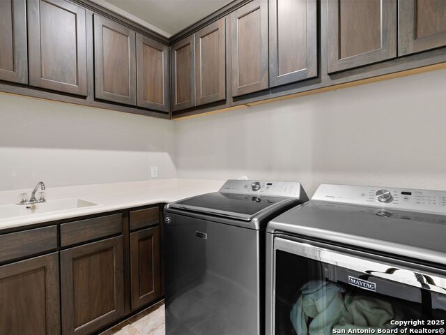 Listing photo id 6 for 997 Carriage Loop