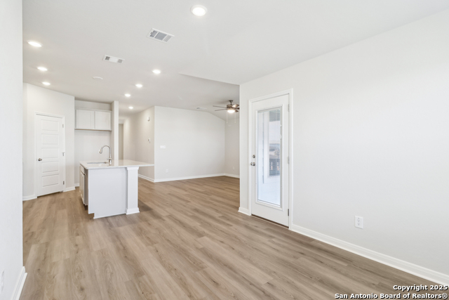 Image 5 of 21 For 2806 Clemente Way
