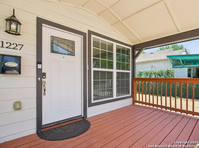 Image 4 of 26 For 1227 Florida