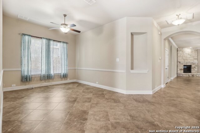 Listing photo id 14 for 18007 Maui Sands