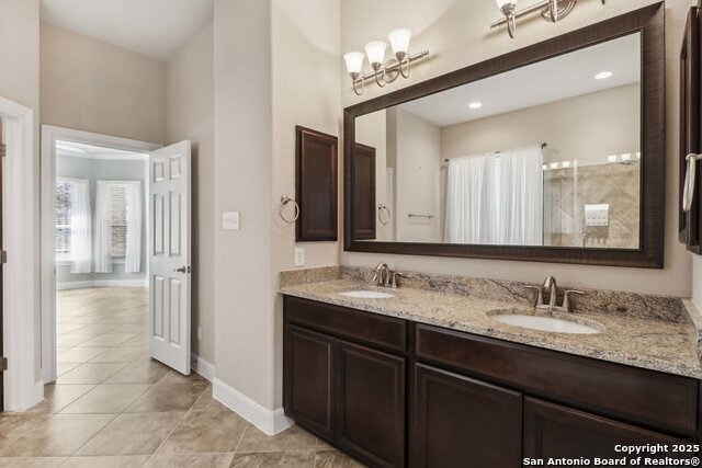 Listing photo id 33 for 18007 Maui Sands