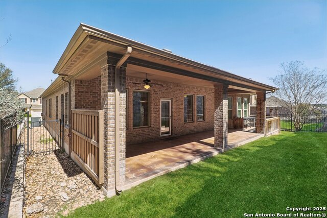 Listing photo id 38 for 18007 Maui Sands
