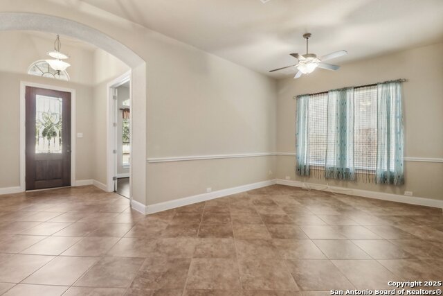 Listing photo id 3 for 18007 Maui Sands