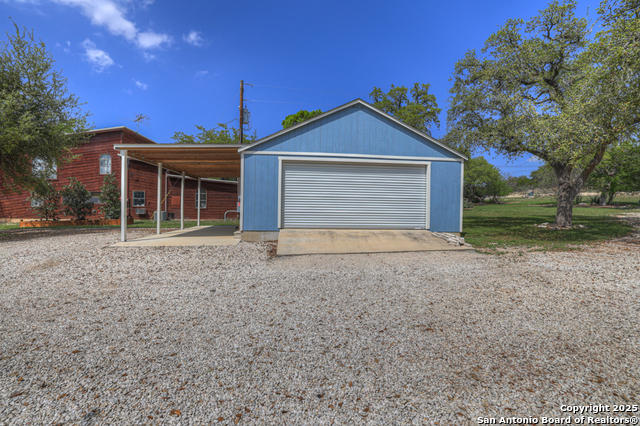 Image 10 of 73 For 3811 Potters Creek