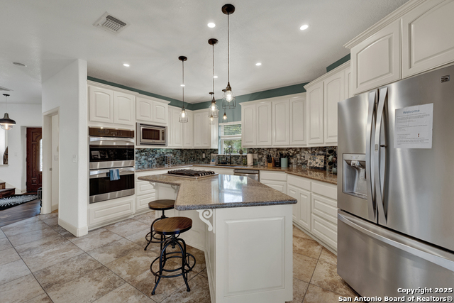 Image 13 of 73 For 3811 Potters Creek