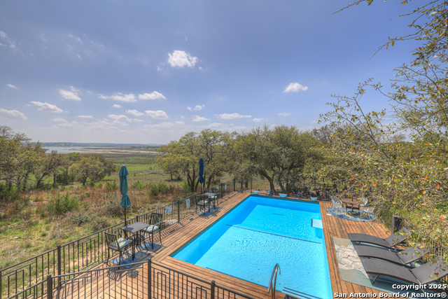 Image 41 of 73 For 3811 Potters Creek