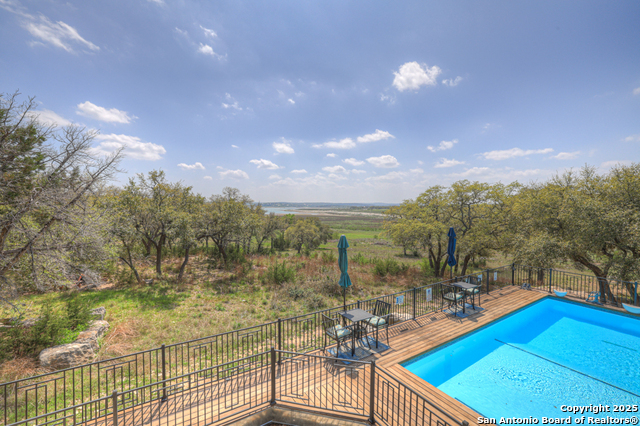Image 42 of 73 For 3811 Potters Creek