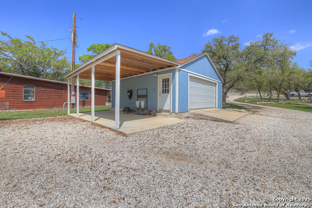 Image 9 of 73 For 3811 Potters Creek