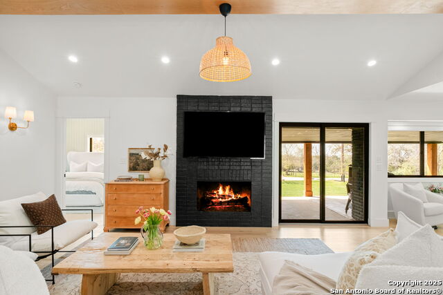 Image 7 of 52 For 1016 Sparkman Dr