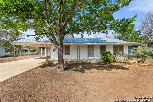 Details for 2804 Avenue I, Hondo, TX 78861