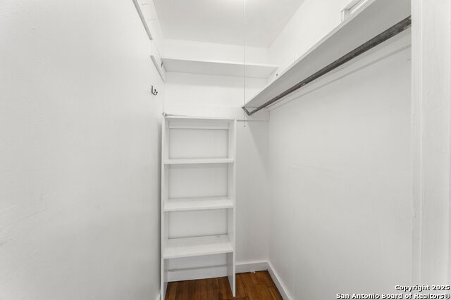 Listing photo id 20 for 2804 Avenue I