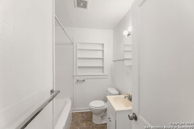 Listing photo id 25 for 2804 Avenue I