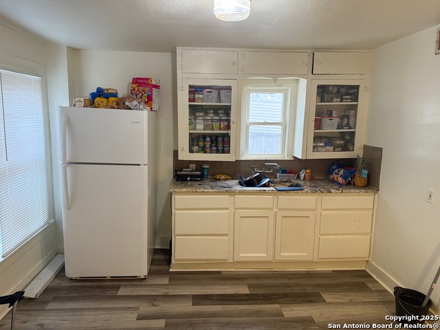 Image 10 of 16 For 1221 Center  