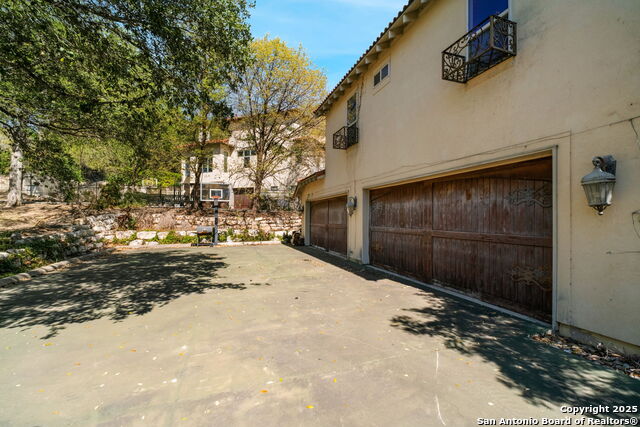 Image 8 of 15 For 728 Garraty Circle