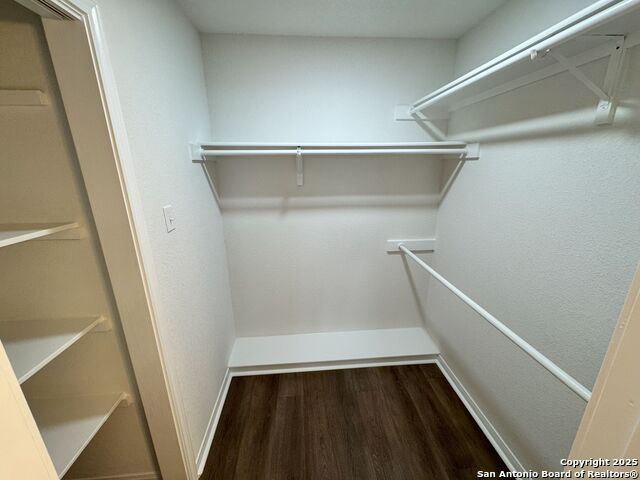 Listing photo id 12 for 136 Lakeview Trace