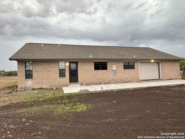 Listing photo id 0 for 136 Lakeview Trace