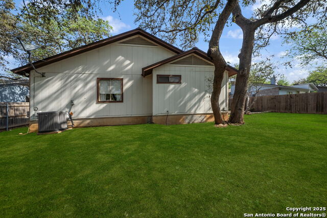 Listing photo id 35 for 8418 Timber Bridge