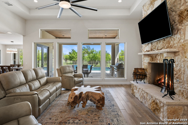 Image 17 of 71 For 10900 Ranch Road 1323