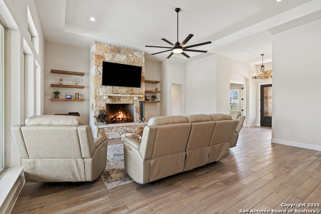 Image 19 of 71 For 10900 Ranch Road 1323