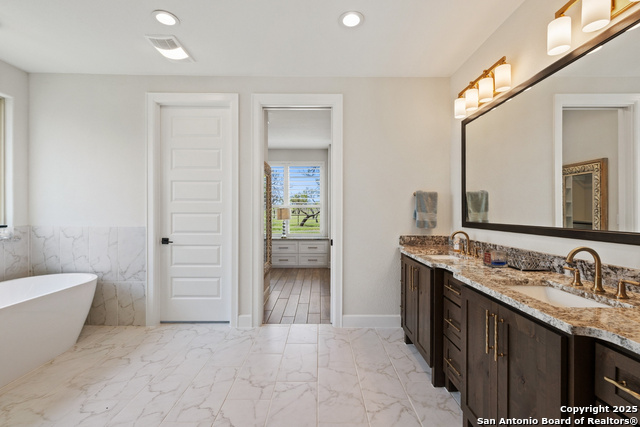 Image 30 of 71 For 10900 Ranch Road 1323