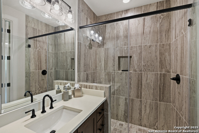 Image 37 of 71 For 10900 Ranch Road 1323