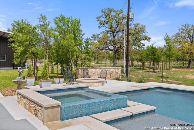 Image 45 of 71 For 10900 Ranch Road 1323