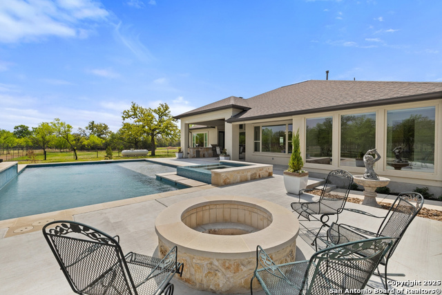 Image 49 of 71 For 10900 Ranch Road 1323