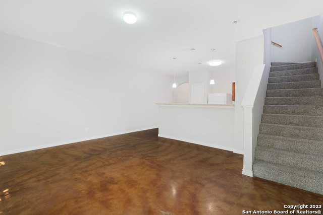 Image 10 of 29 For 7810 Kingsbury Wood  4