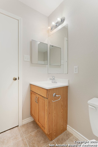 Image 15 of 29 For 7810 Kingsbury Wood  4