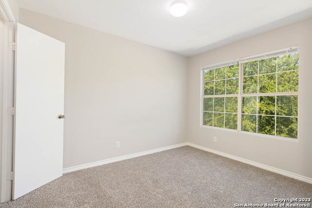 Image 19 of 29 For 7810 Kingsbury Wood  4