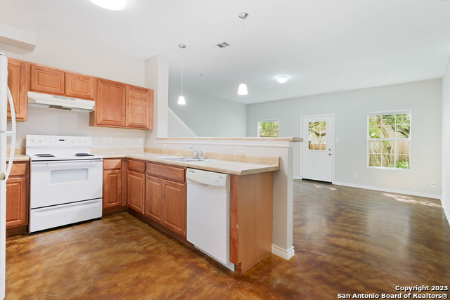 Image 3 of 29 For 7810 Kingsbury Wood  4