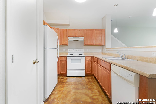 Image 5 of 29 For 7810 Kingsbury Wood  4
