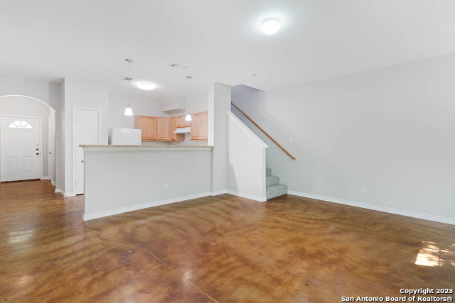 Image 7 of 29 For 7810 Kingsbury Wood  4