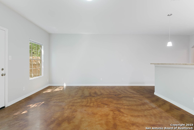 Image 8 of 29 For 7810 Kingsbury Wood  4