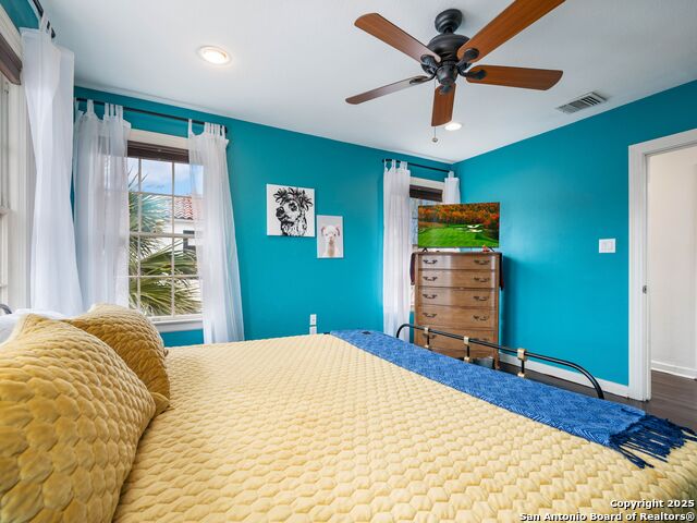 Listing photo id 19 for 218 Mary Louise Dr