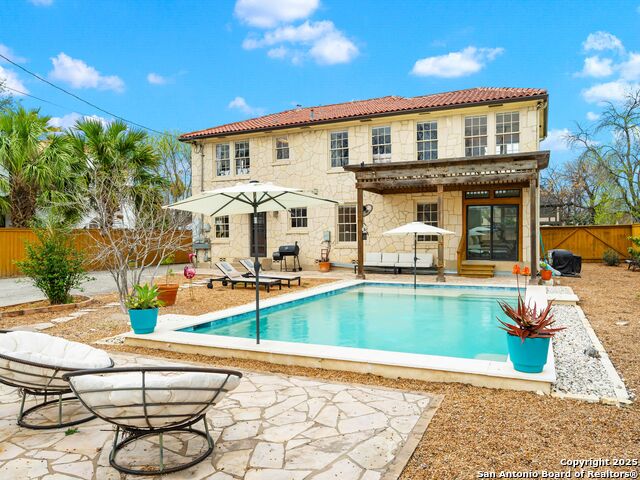 Listing photo id 24 for 218 Mary Louise Dr