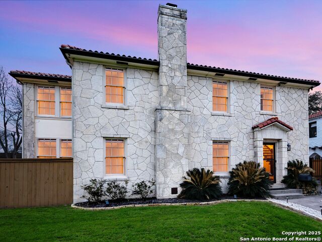 Listing photo id 28 for 218 Mary Louise Dr