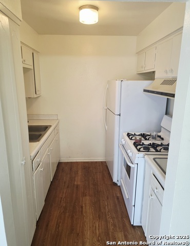 Image 3 of 7 For 8058 Broadway  251u