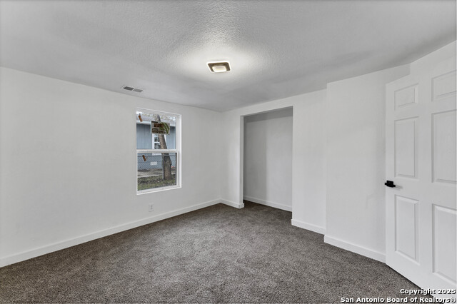 Image 22 of 30 For 414 Ellis St N