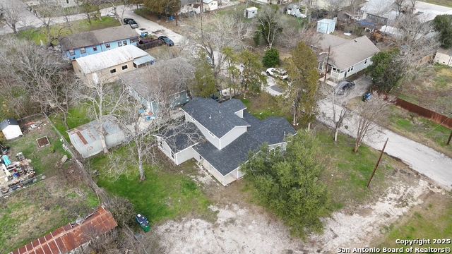 Image 26 of 30 For 414 Ellis St N