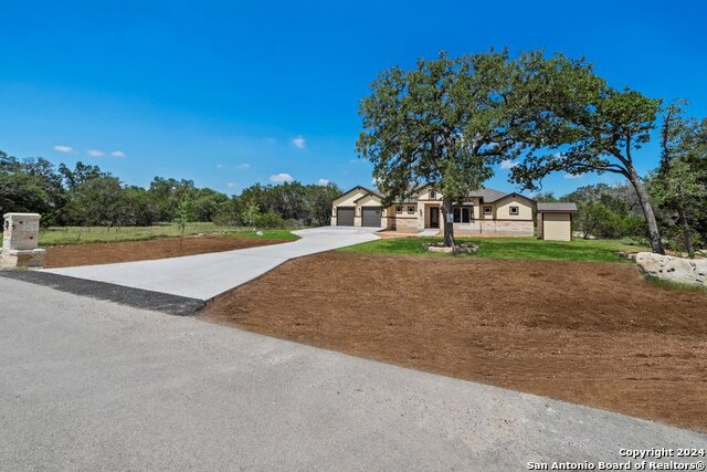 Listing photo id 1 for 1490 Misty Ln