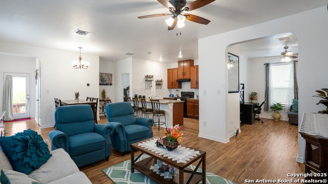 Listing photo id 25 for 4643 Via Sonoma