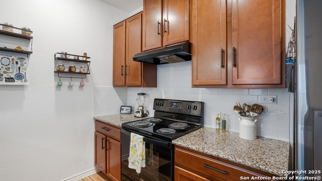 Listing photo id 28 for 4643 Via Sonoma